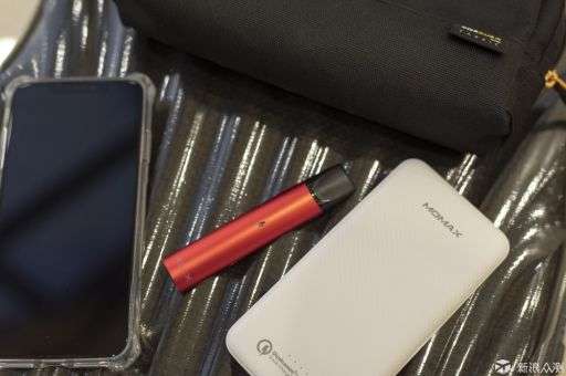 悦刻五代咋充电 